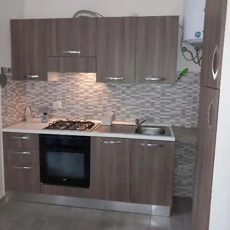 House Maximum-3