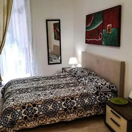 House Maximum-2